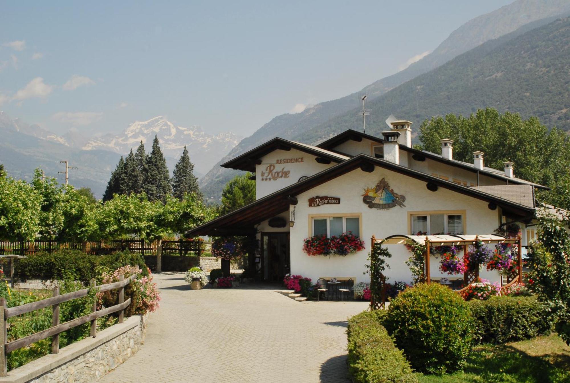 La Roche Hotel Appartments Aosta Exterior photo